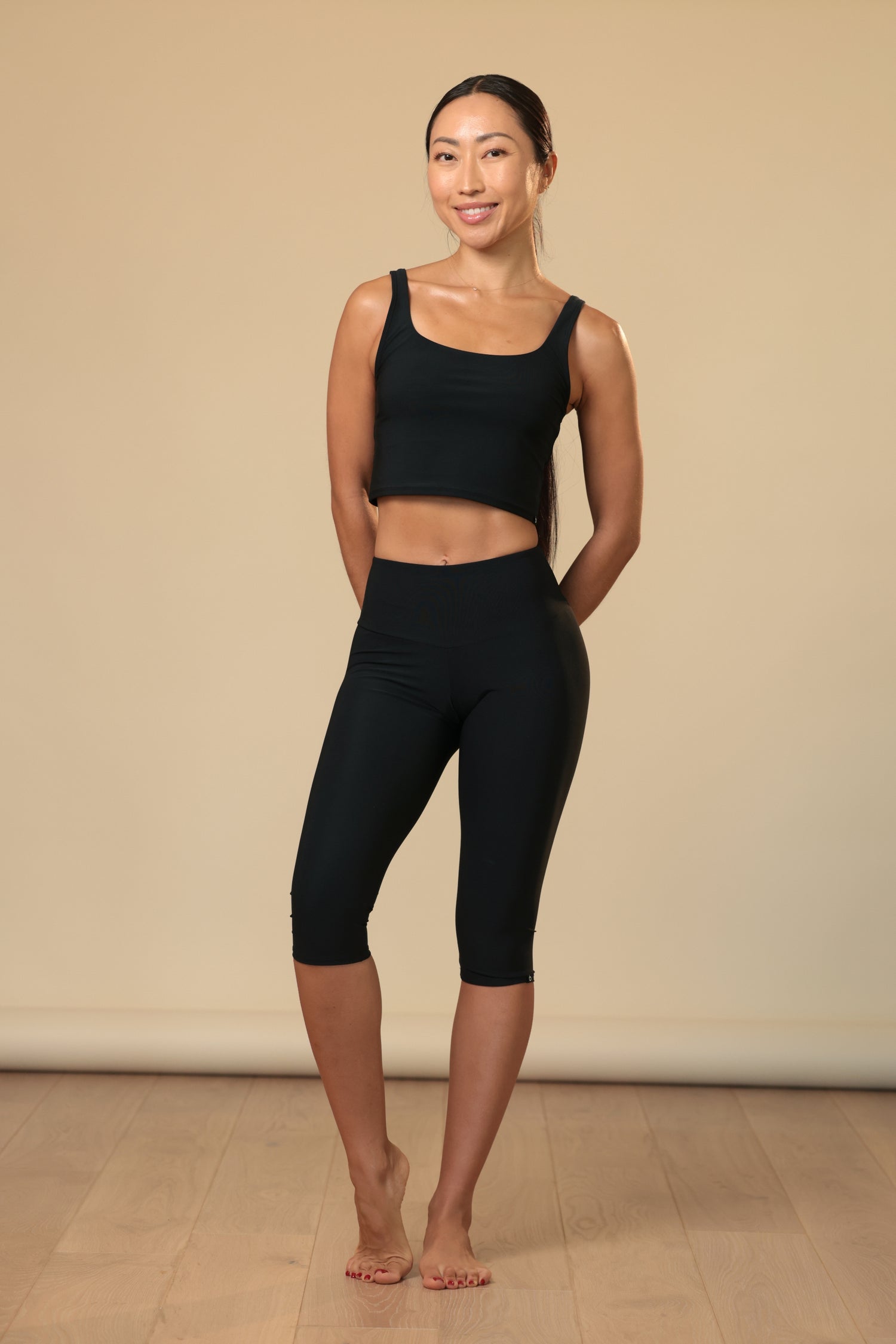 CUTIE CAPRI - BLACK